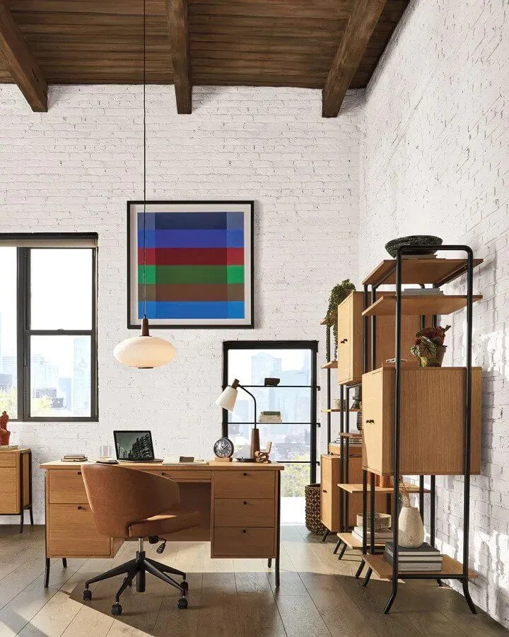 Crate & Barrel franchise store